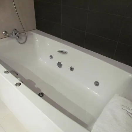 Hotel Nova Senia 4*