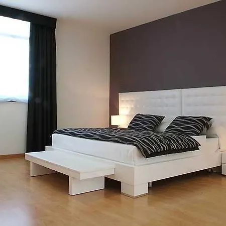 Nova Senia Hotel 4*